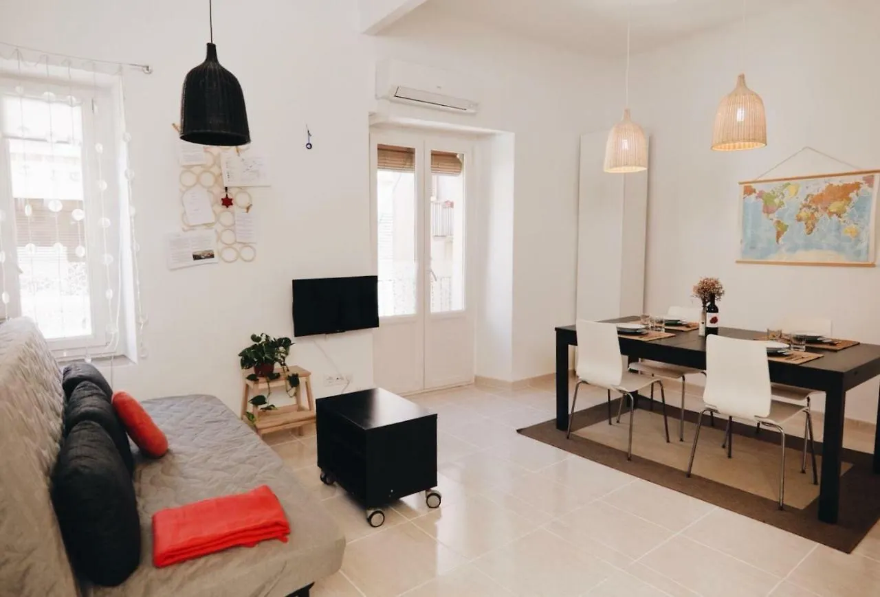 Amparito Apartment - Casc Antic Tarragona Espanha