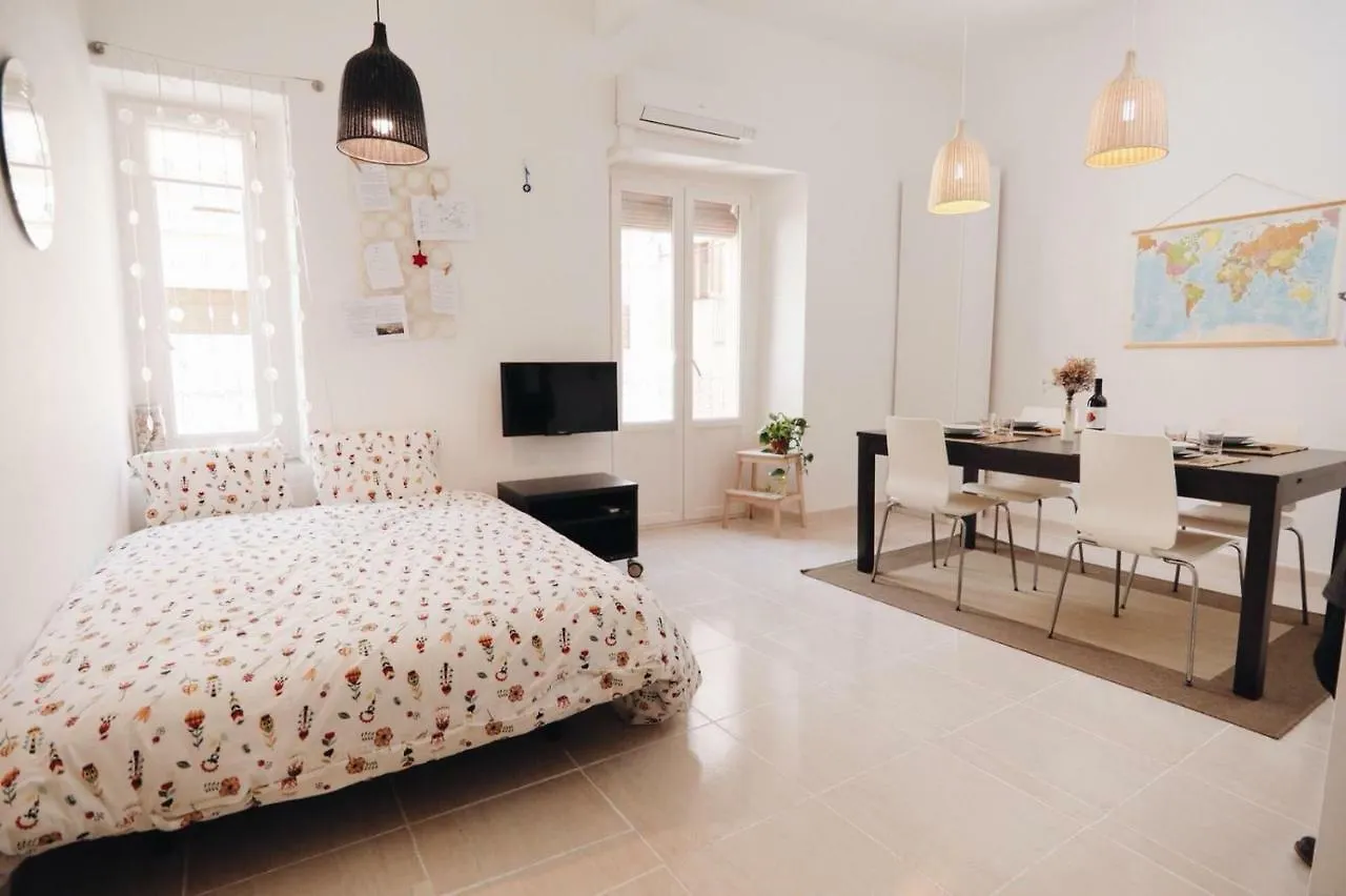 Amparito Apartment - Casc Antic Tarragona Spain